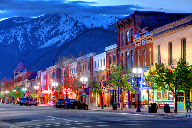 Charming Utah Street With Mountain Backdrop