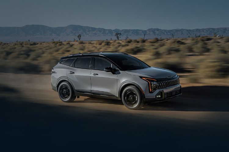 Kia Sportage 2025 Gray SUV Desert